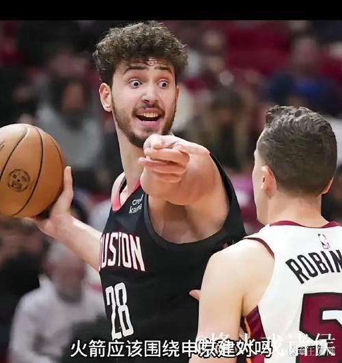 布朗：申京最后本来想造犯规，但我就干脆直接让他投篮了