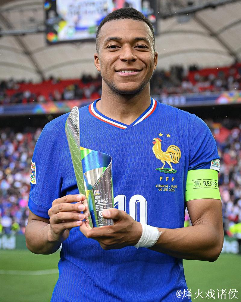 法国队欧国联半决赛名单出炉,姆巴佩携手登贝莱出战 法国队欧国联半决赛名单出炉,姆巴佩携手登贝莱出战